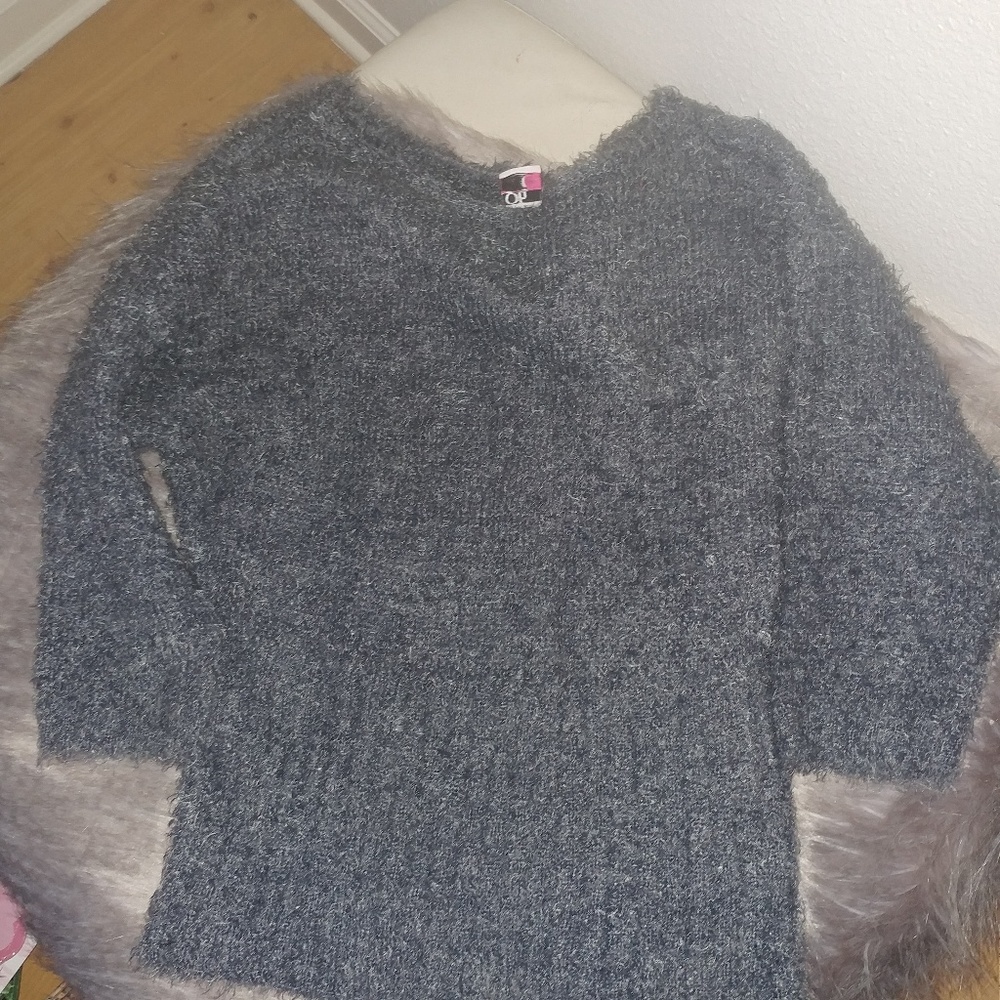 Ohmg! | Gray Soft 3/4 Sleeve Fuzzy Furry Sweater LARGE